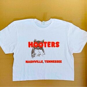 Hooters Crop top